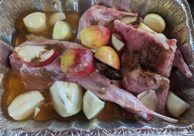 rabbit, braised, apple, onion, tomato, recipe, preparing